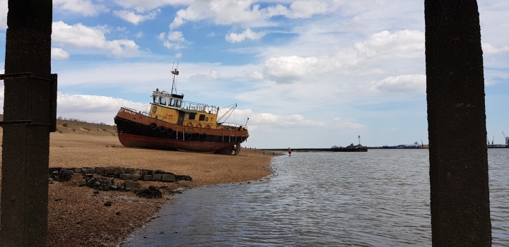 X Pilot on Cockleshell Beach